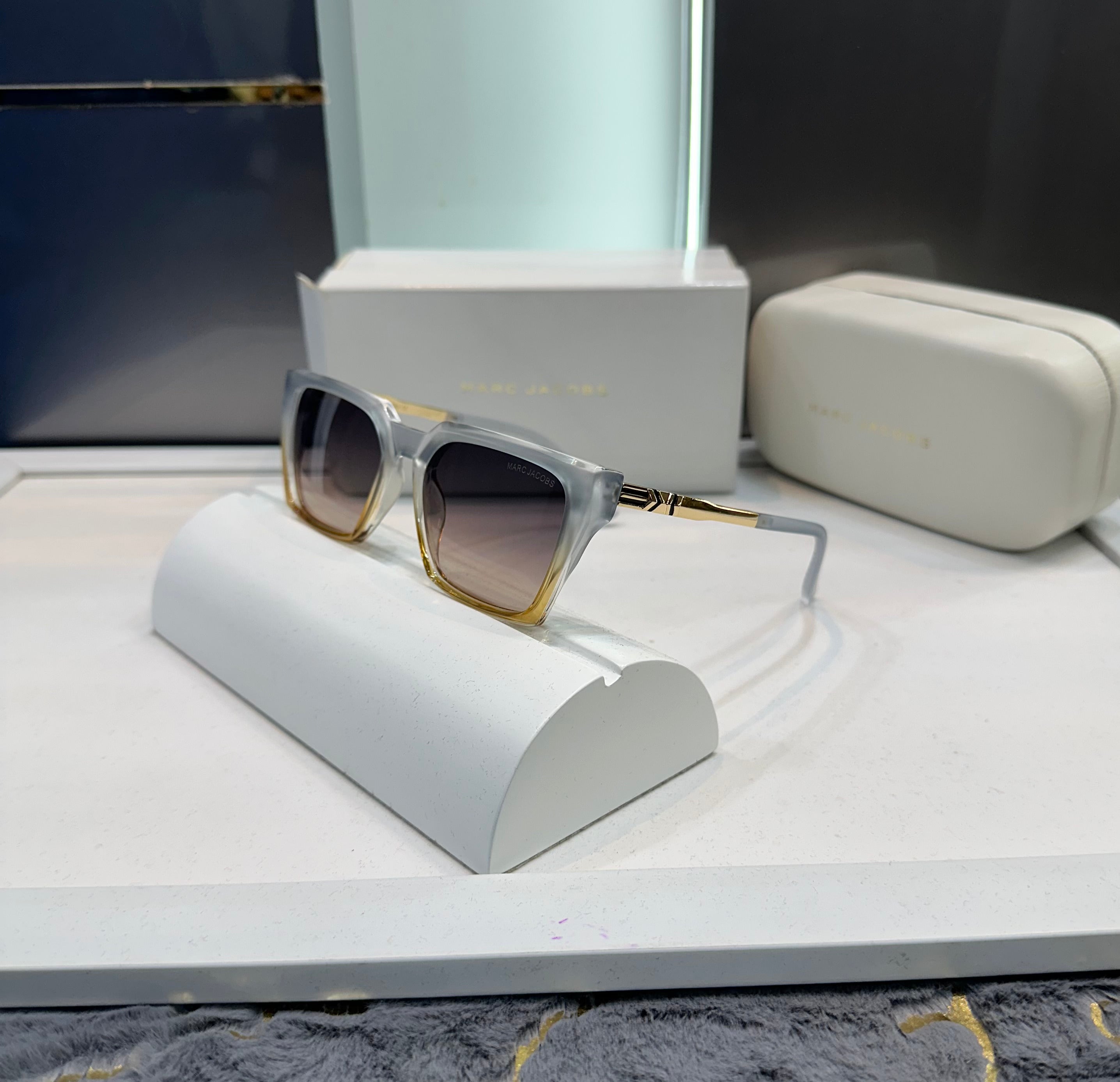 Marc Jacobs Grey Gold 6008 Ultimate Luxury Shade With Original Packaging