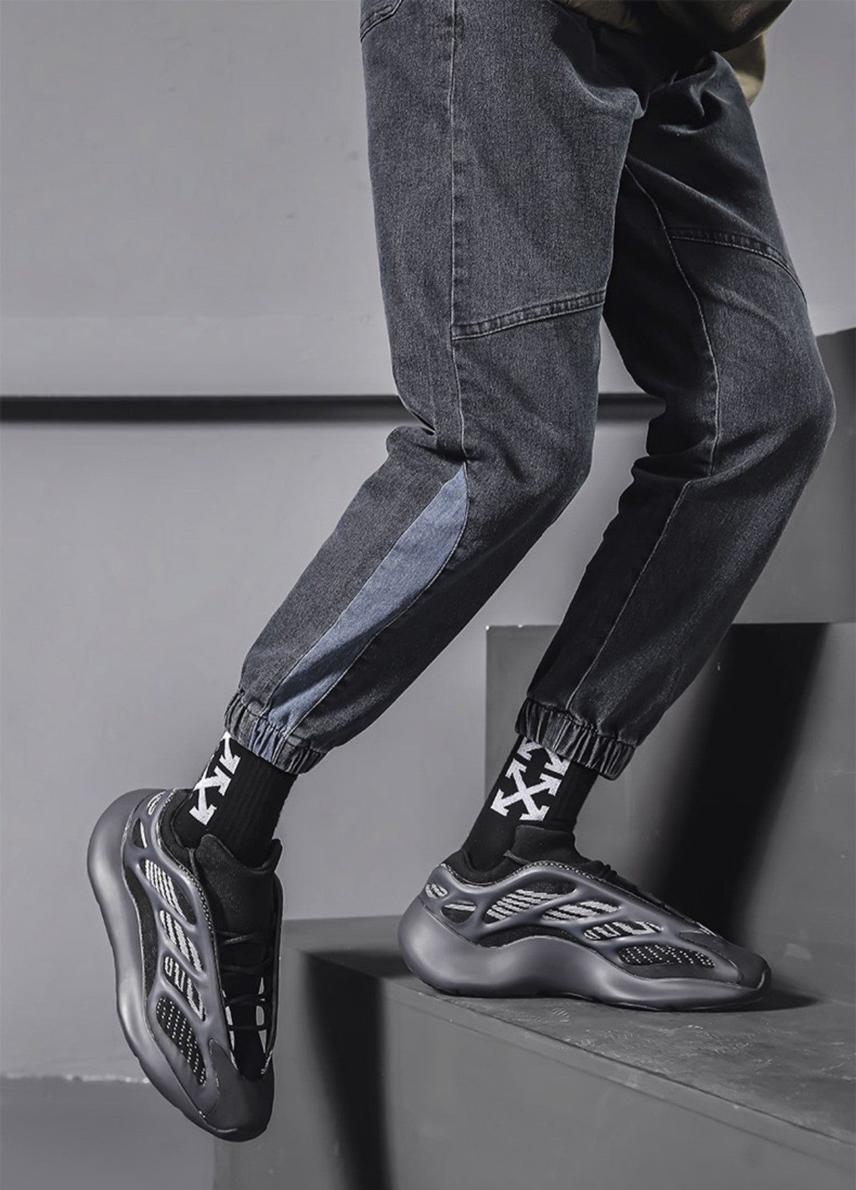 CUBICS V3 YEZY 700 Glow - Black Grey