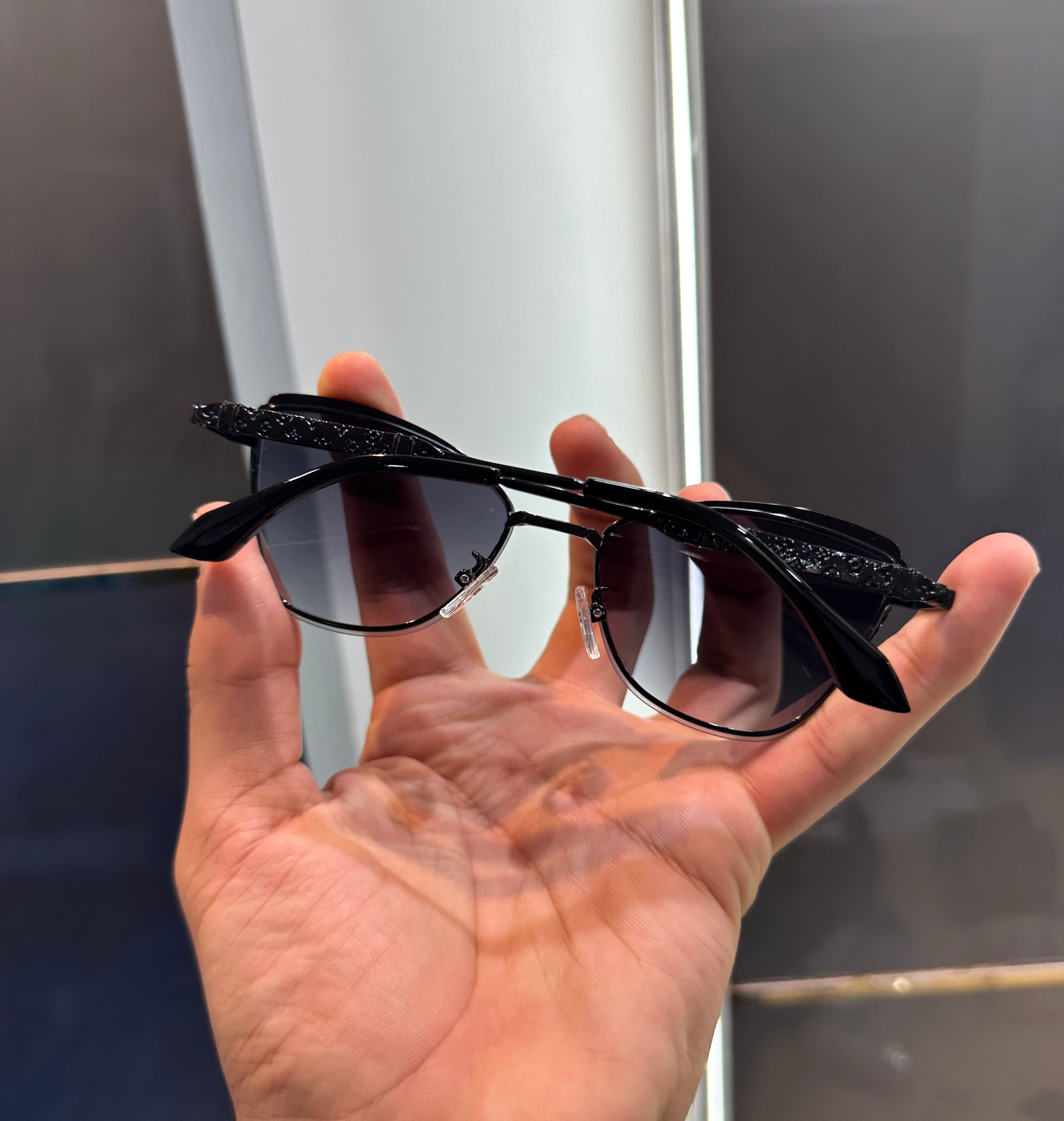 Louis Vuitton 3532 Ultimate Luxury Shade With Original Packaging