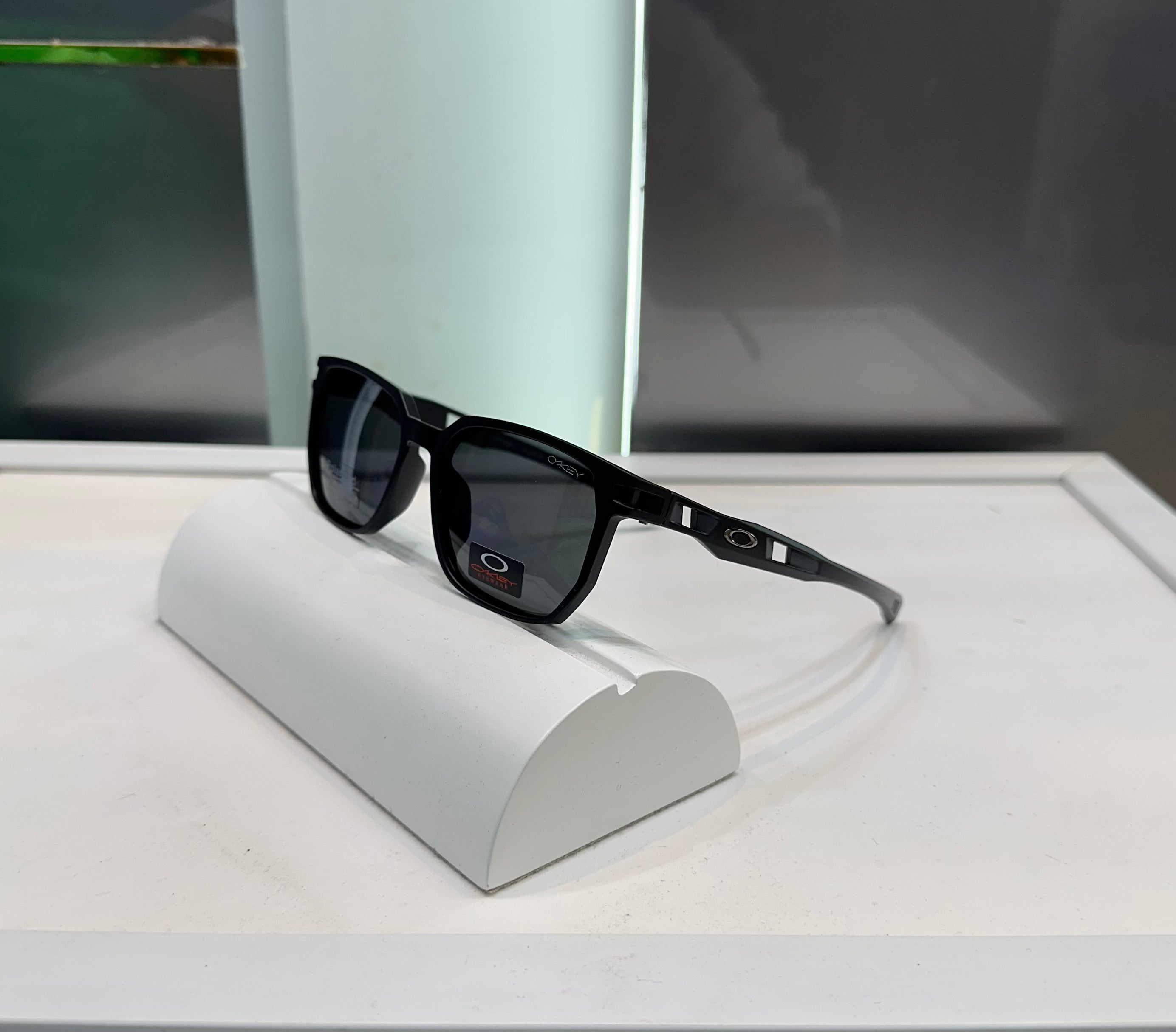 Oakle y Black Sports Ultimate Luxury Shade With Original Packaging