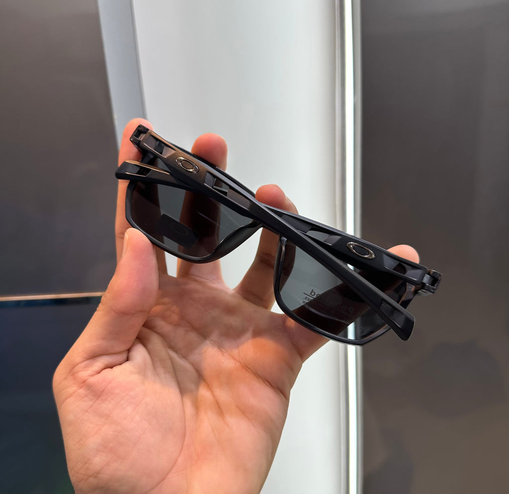 Oakle y Black Sports Ultimate Luxury Shade With Original Packaging