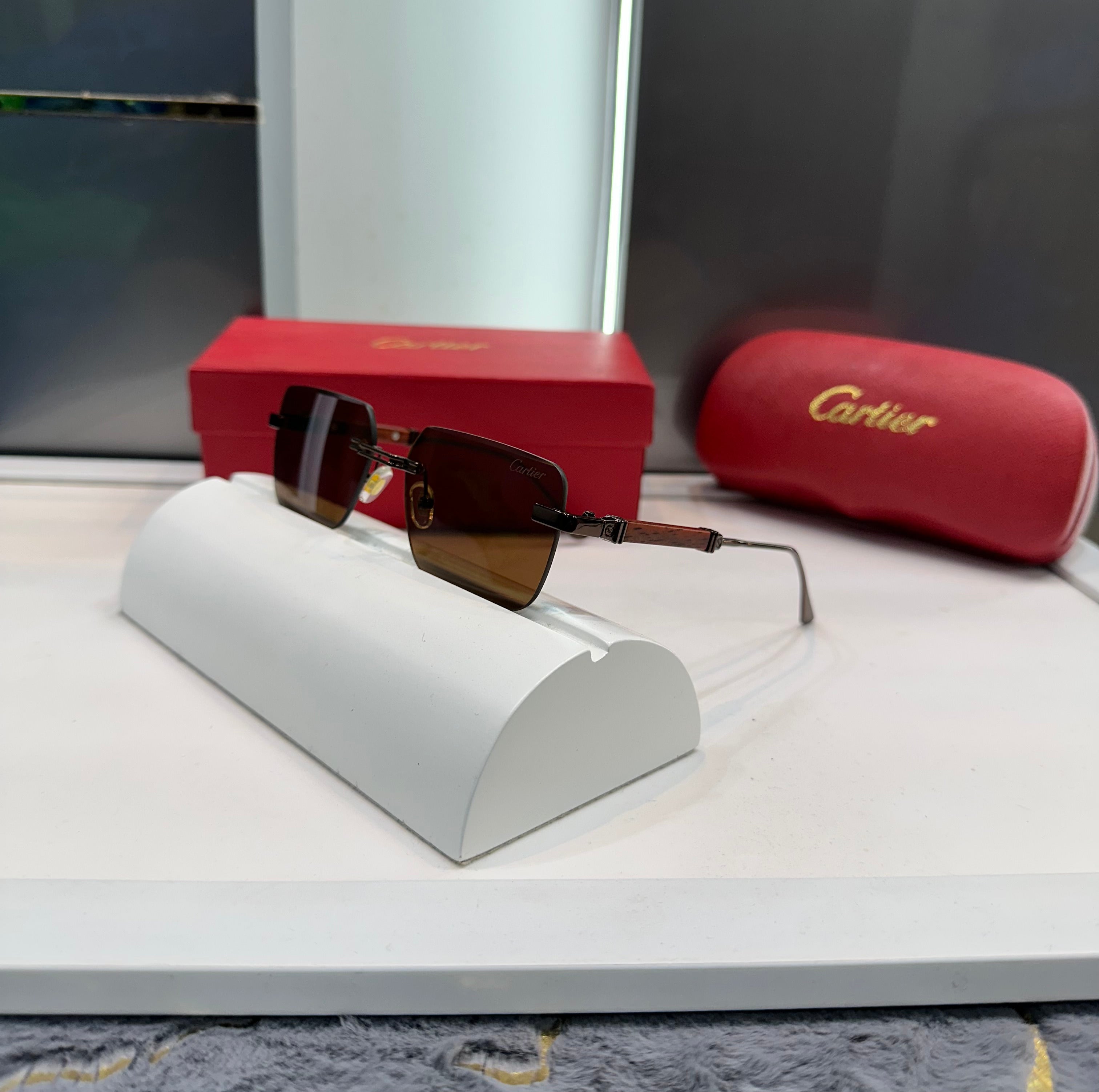 Cartie r Brown 048 Ultimate Luxury Shade With Original Packaging