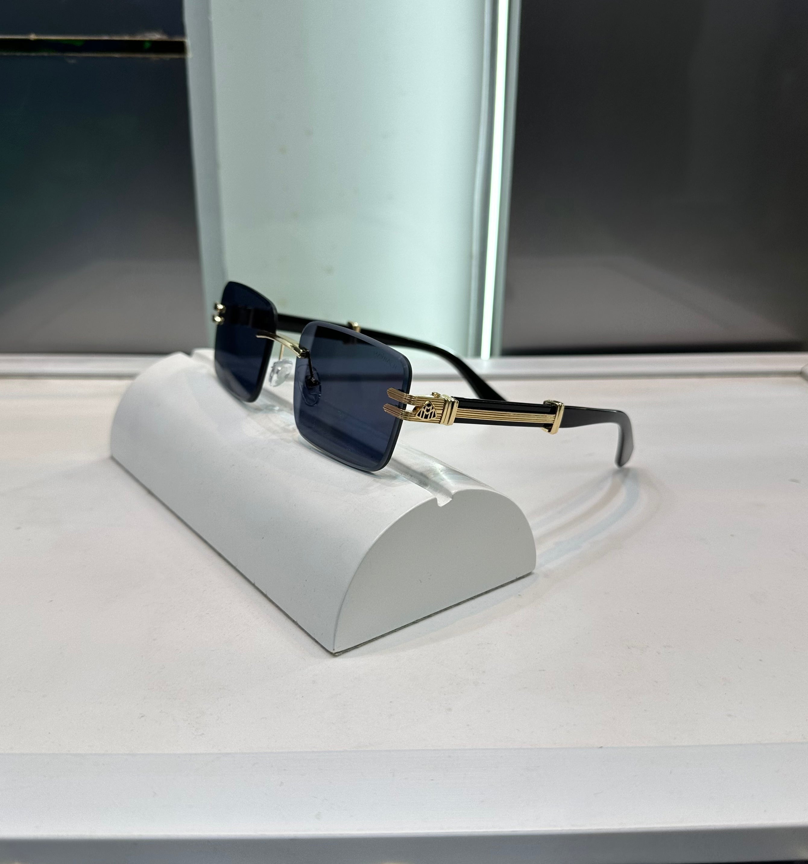 Maybac h Black Gold 4159 Ultimate Luxury Shade With Original Packaging