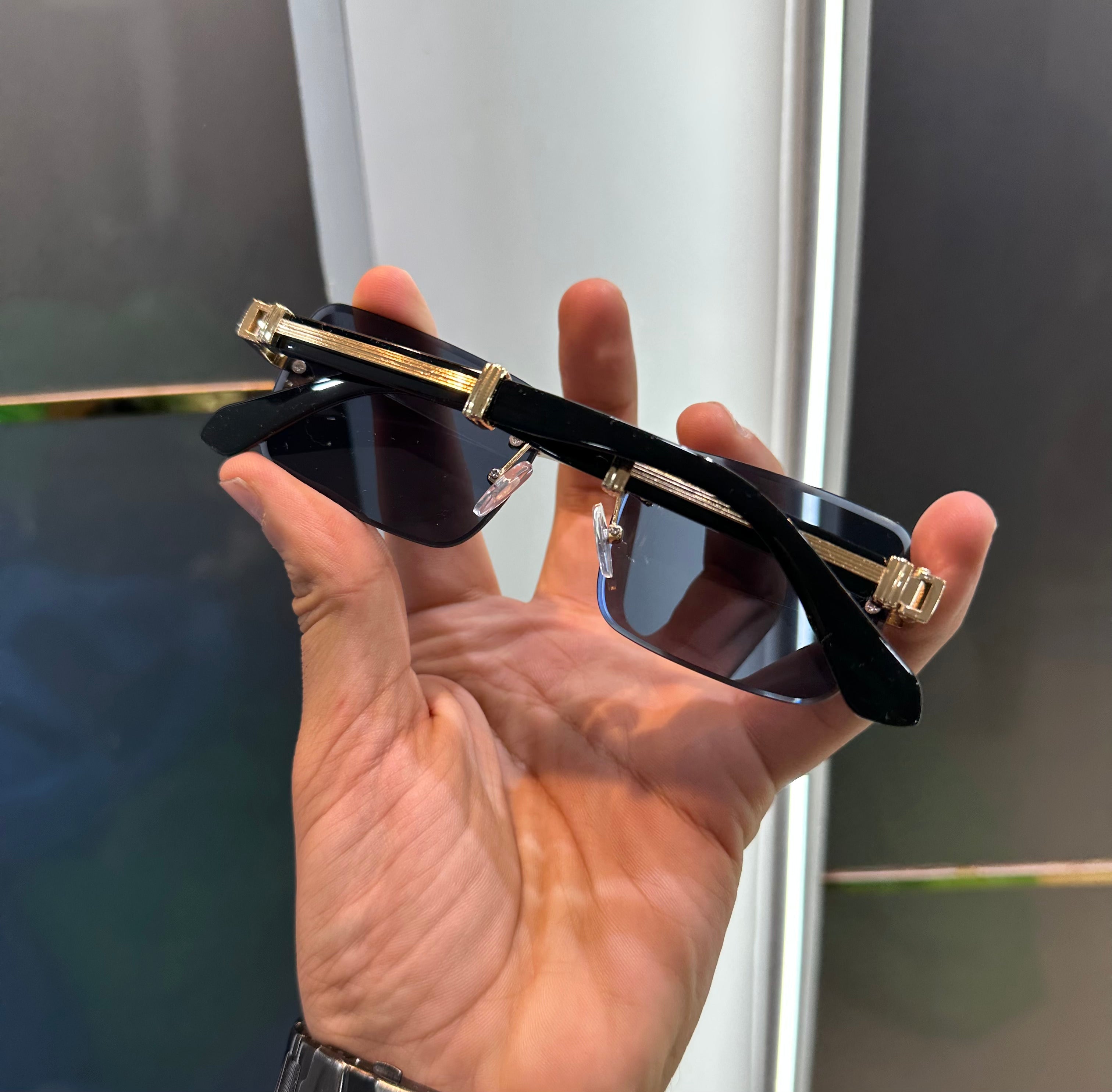 Maybac h Black Gold 4159 Ultimate Luxury Shade With Original Packaging