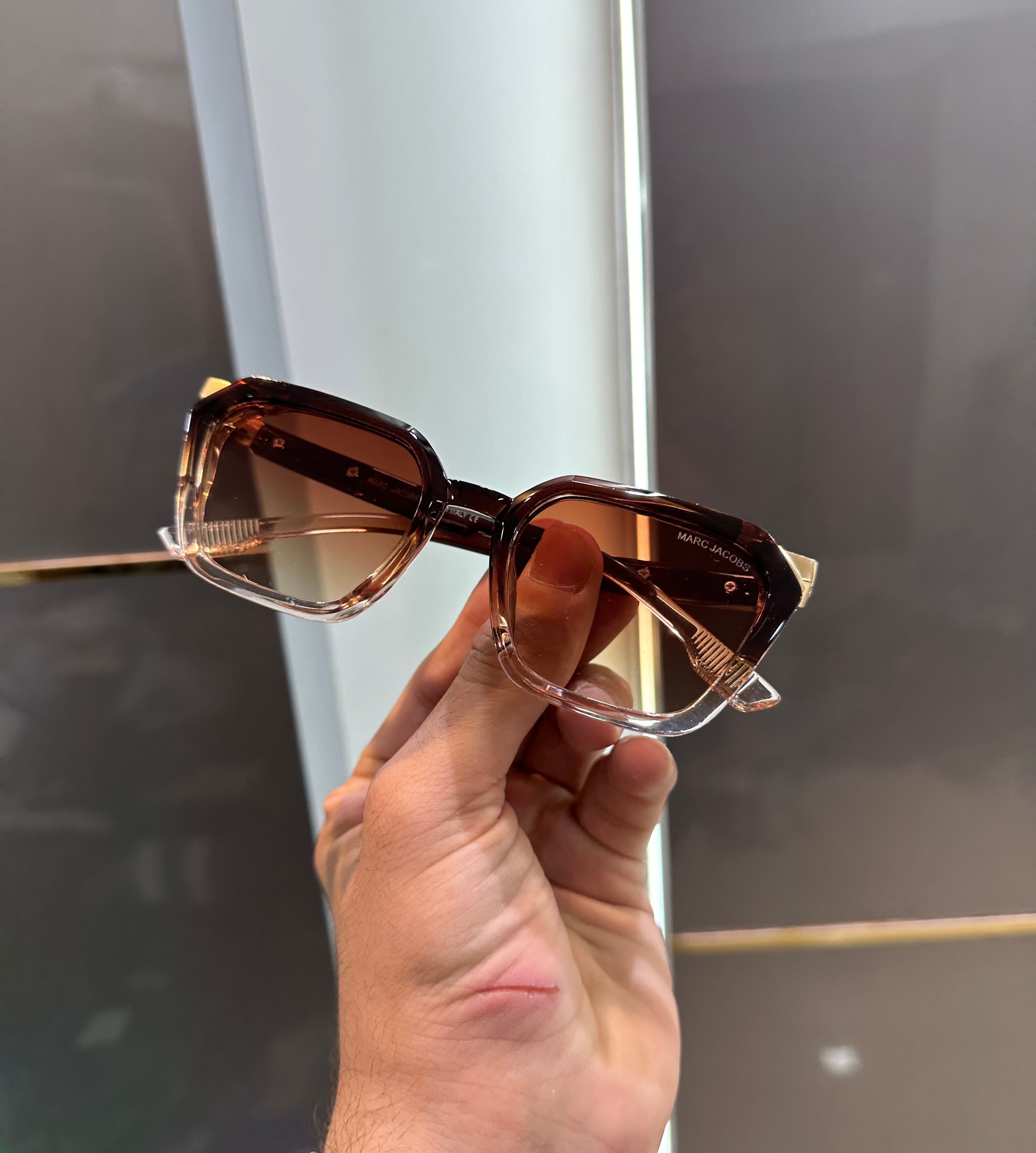 Mar c Jacob s Gold Brown 2019 Ultimate Luxury Shade With Original Packaging