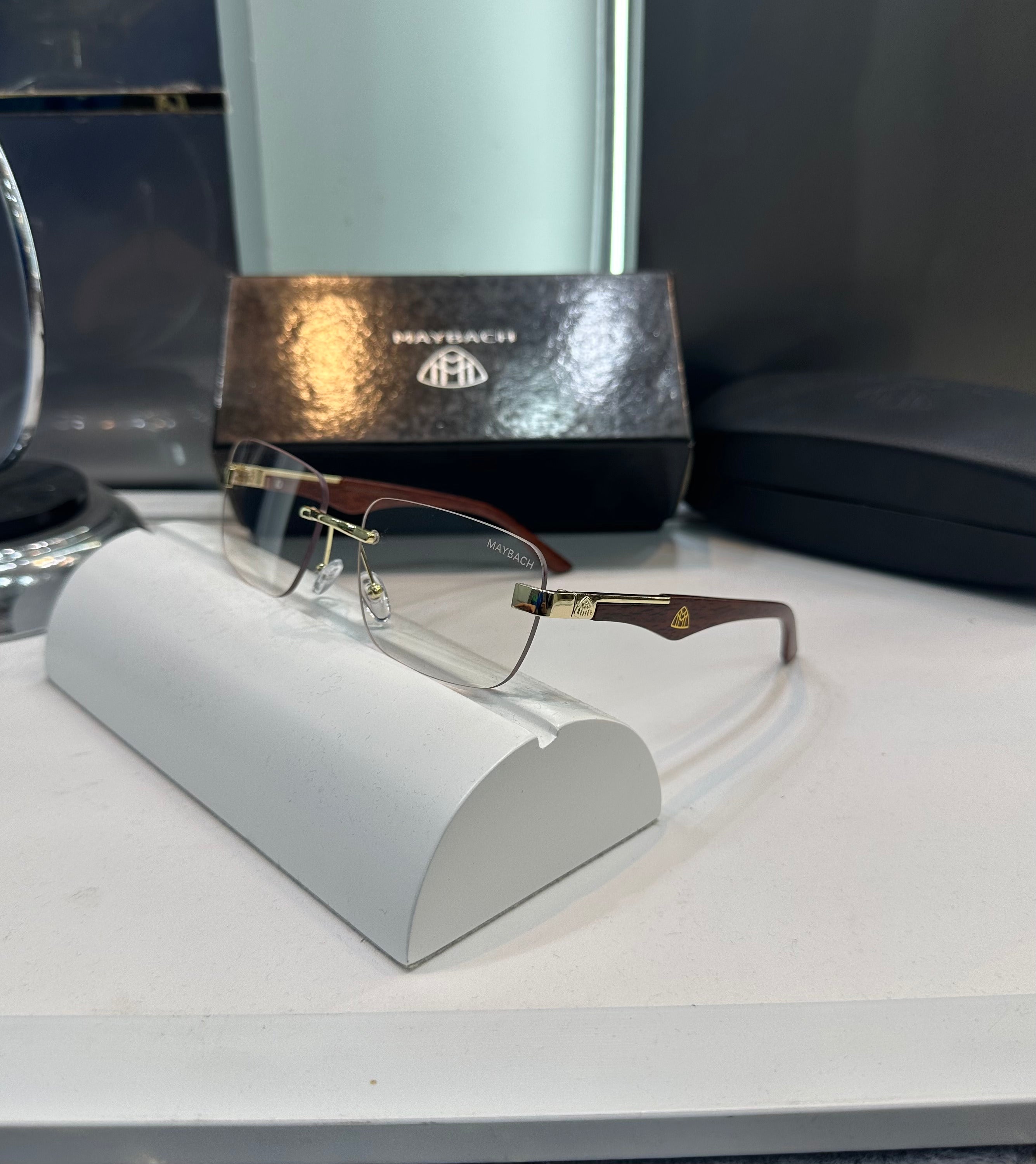 Maybach Ultimate Luxury Shade With Original Packaging