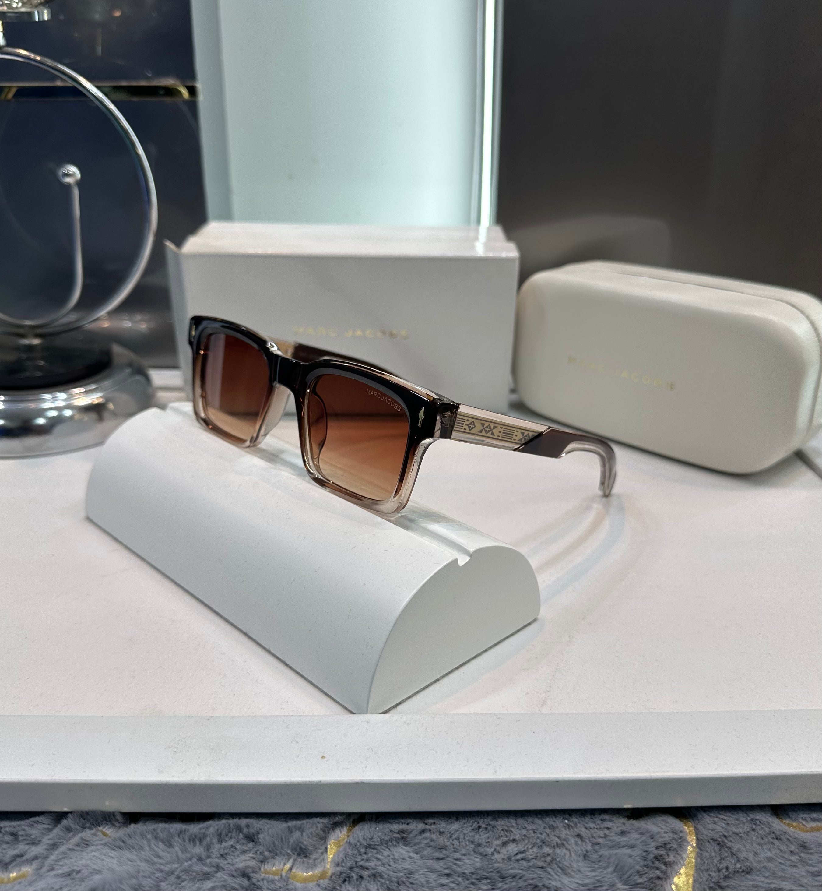 Marc Jacobs Brown Ultimate Luxury Shade With Original Packaging