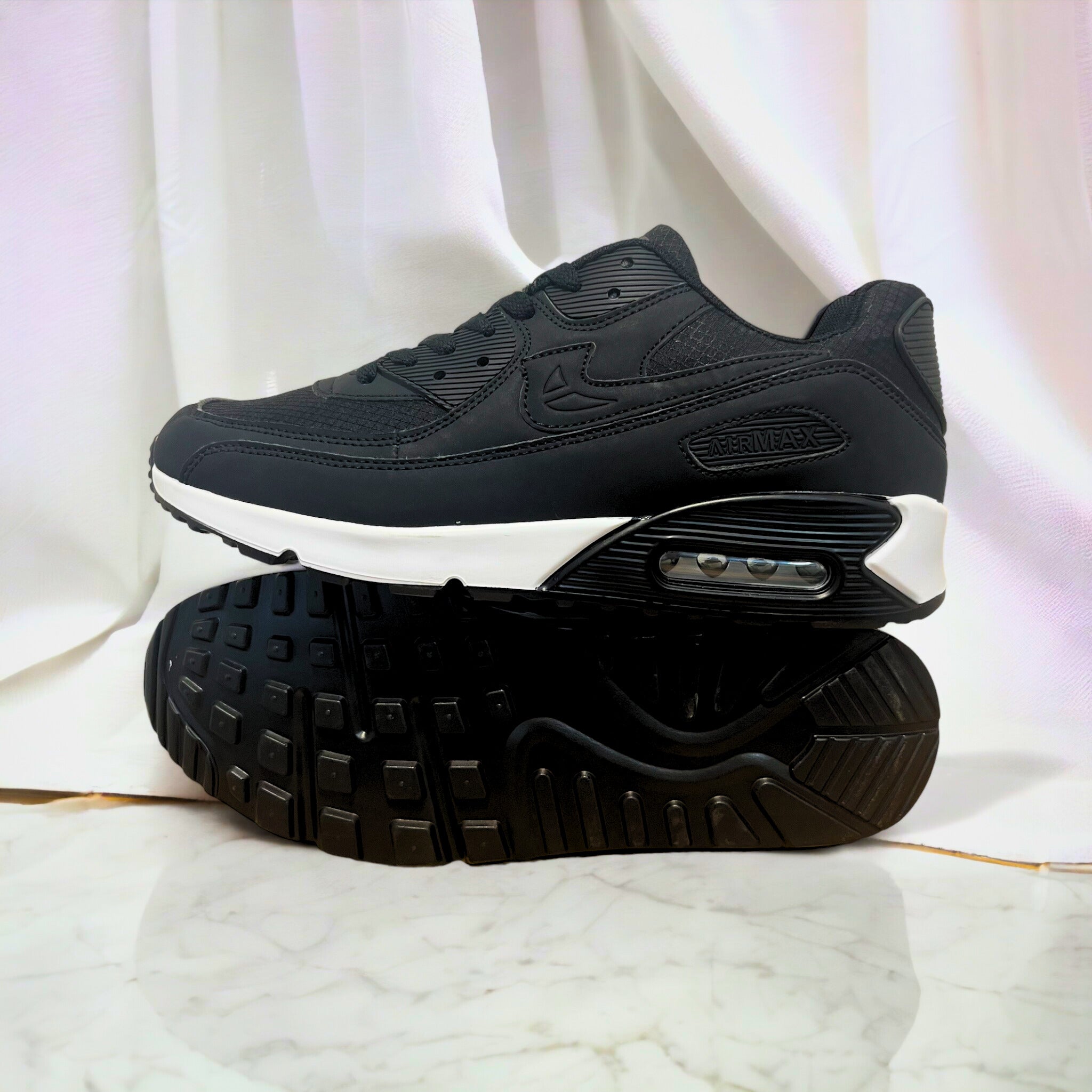 CUBICS Max Air 90 Trainers - Black