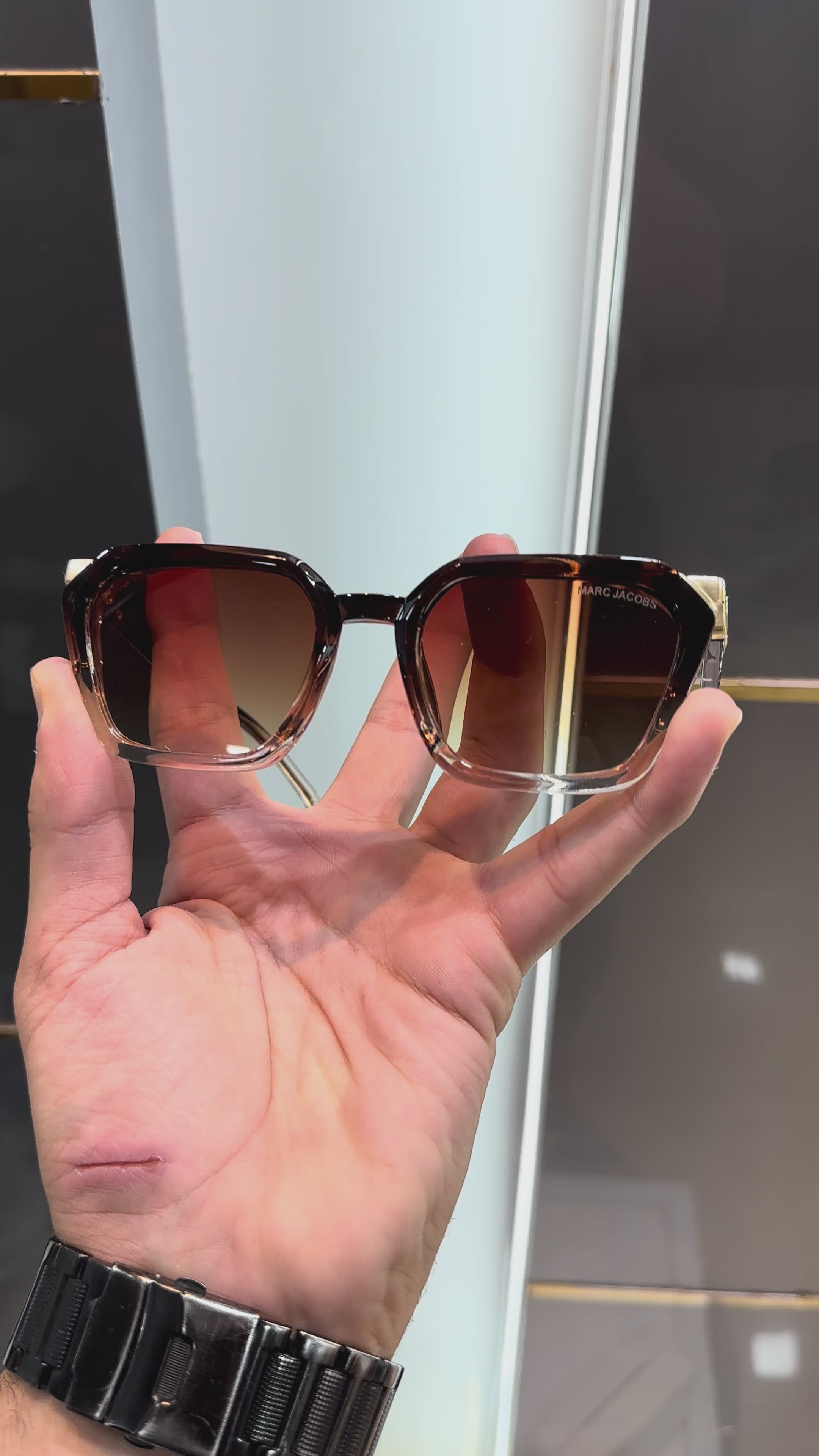 Mar c Jacob s Gold Brown 2019 Ultimate Luxury Shade With Original Packaging